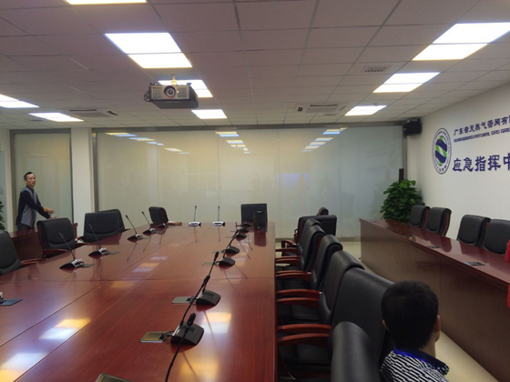 調光玻璃隔斷不通電狀態(tài)