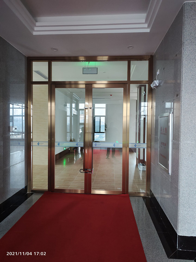 不銹鋼玻璃門(mén) 不銹鋼玻璃門(mén)